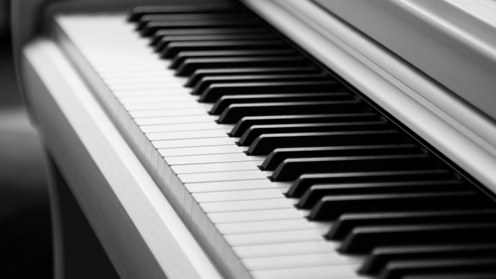 Piano droit : le guide complet pour bien choisir